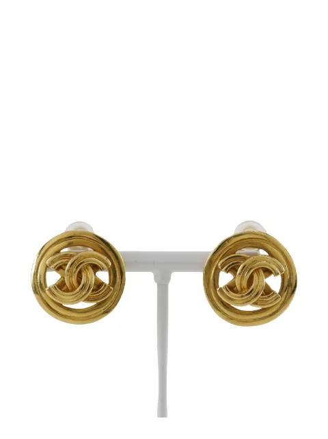 CHANEL Pre-Owned 1996 CC Gold Plated Round Clip On Earrings costume earrings Gold 0YTQ2F1GQJ7FZ9J5