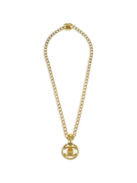 CHANEL Pre-Owned 1997 turn-lock medallion necklace Gold 154367