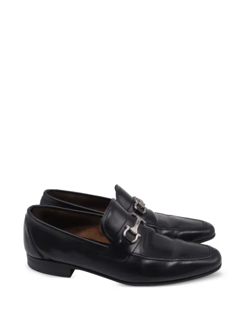 Ferragamo Pre-Owned Gancini leather loafers Black GILTPUUSSH643262M