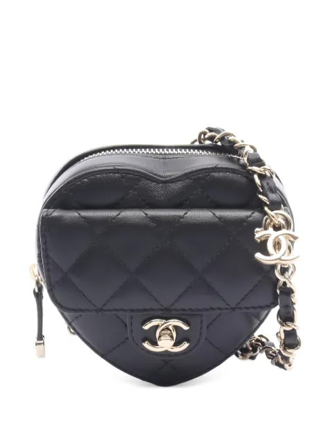CHANEL Pre-Owned 2021 heart matelasse shoulder bag Black 1047919KL1TN0XG