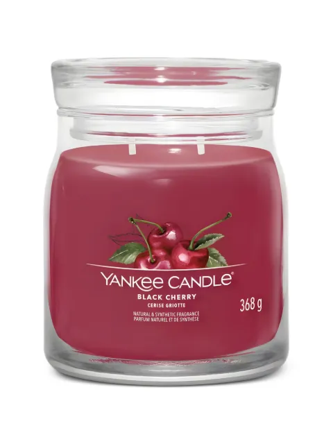 yankee candle medium Black Cherry candle Red 1701391E