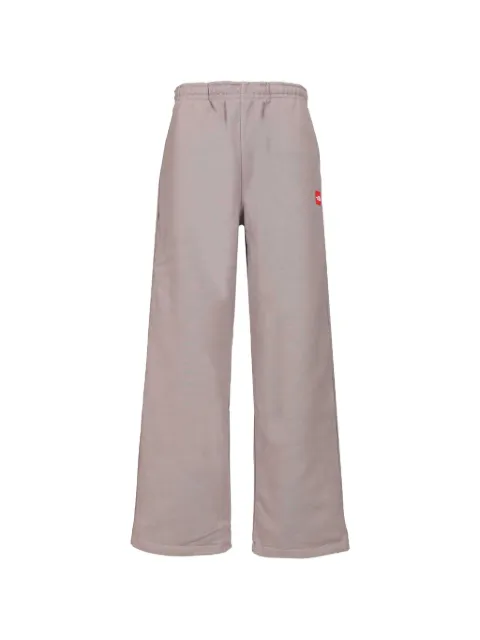 The North Face Red Box logo-patch trousers Grey NF0A8EG2
