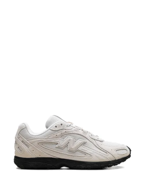 New Balance 204L logo-detail sneakers White U204L8OV