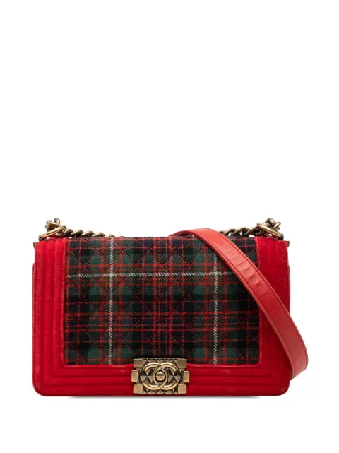 CHANEL Pre-Owned 2013-2014 Old Medium Quilted Tweed and Velvet Boy Flap crossbody bag Red UYV92NE84B2MT1B2