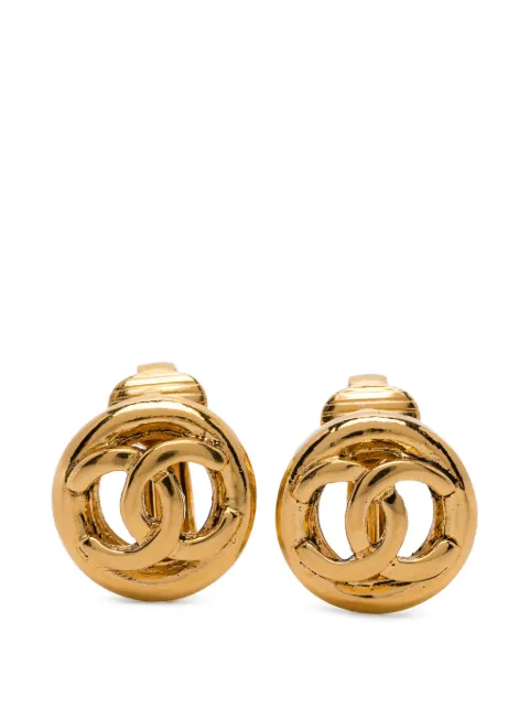 CHANEL Pre-Owned emblem clip-on earrings Gold DPJO8969