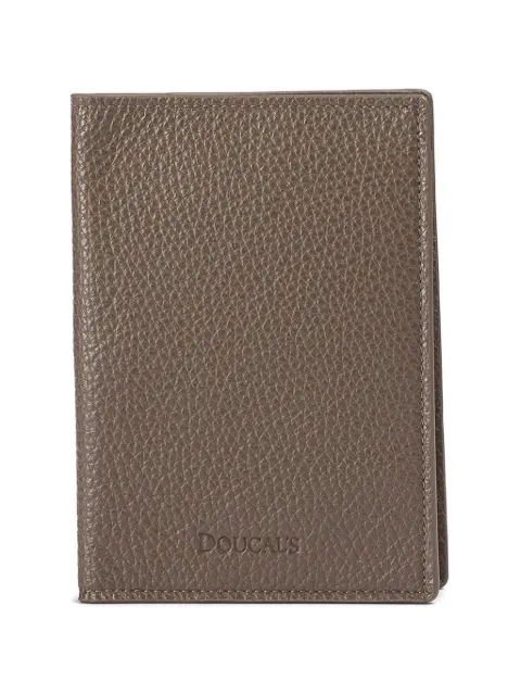 Doucal's tumbled leather passport holder Brown DA0014TU0M20