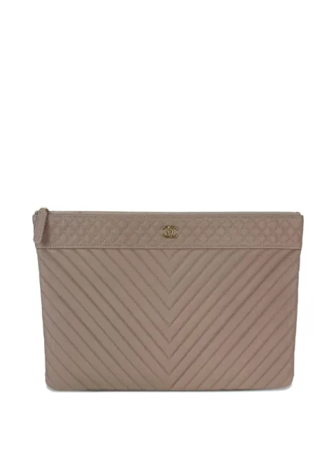 CHANEL Pre-Owned chevron quilted clutch bag Neutrals 50940290466103