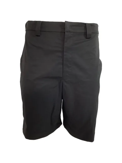 Valentino Garavani Pre-Owned logo-patch bermuda shorts Black MRPPUUSCL447236M