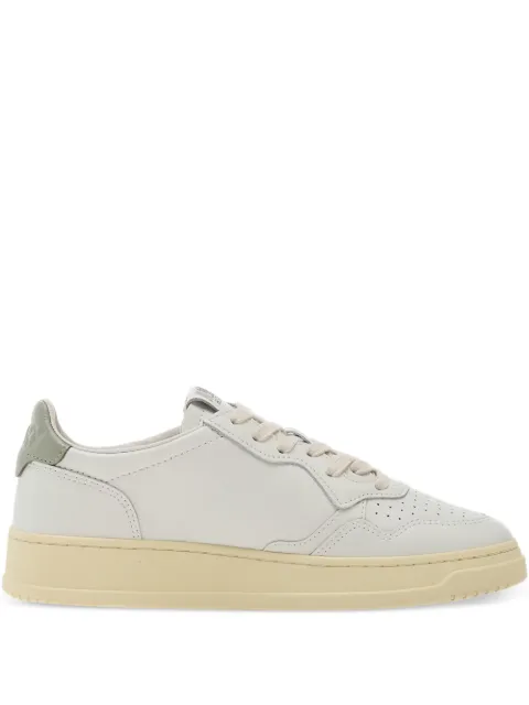 Autry Medalist Low leather sneakers White AULWLL11