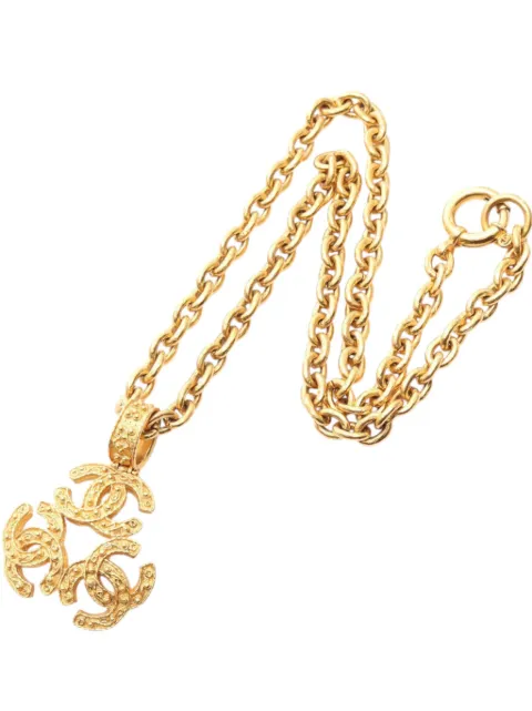 CHANEL Pre-Owned 1994 Gold Plated Triple CC Pendant Necklace costume necklace Gold UL7T2VQWZF01JIO8