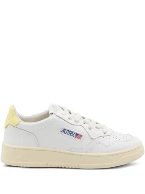 Autry Medalist low leather sneakers White AULWLL09
