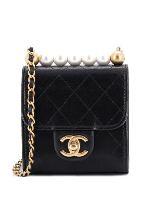 CHANEL Pre-Owned Chic Pearls Flap Clutch with Chain Quilted Goatskin Mini crossbody bag Black DUJN3IEQX9M43DF9