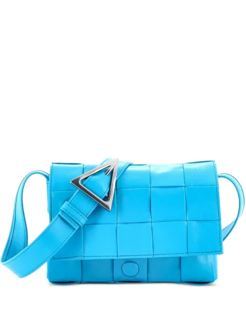 Bottega Veneta Pre-Owned Cassette Maxi Intrecciato Leather Small crossbody bag Blue N481JIAZZIM673PU