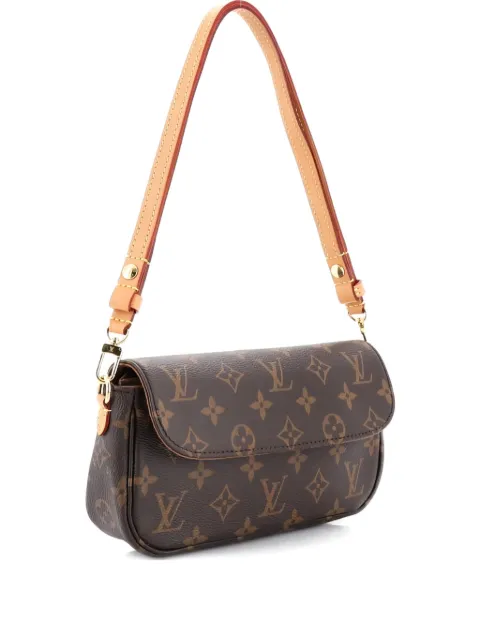 Louis Vuitton Pre-Owned Ivy Wallet on Chain Monogram Canvas shoulder bag Brown 9ISNTHOTOOH8WFP9