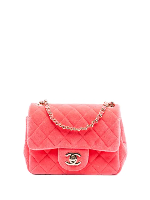 CHANEL Pre-Owned 2020 Mini Square Classic Velvet Pearl Crush Single Flap crossbody bag Pink 0YMTN6BMCXIYE71T