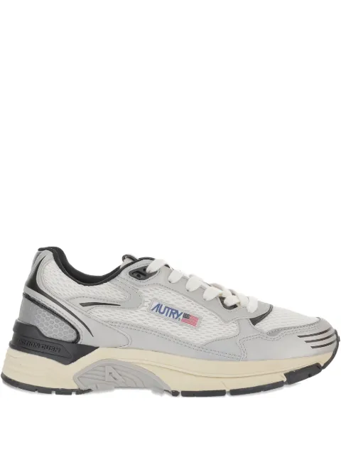 Autry Hyperway logo-patch sneakers White HYLWMV03