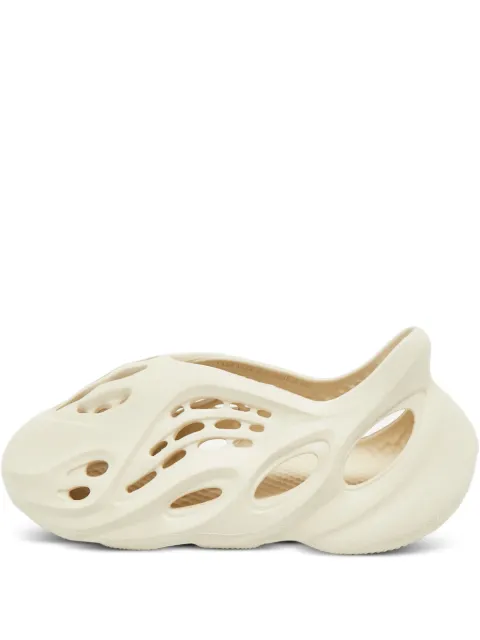 adidas Yeezy RNNR cut-out shoes Neutrals 1175244