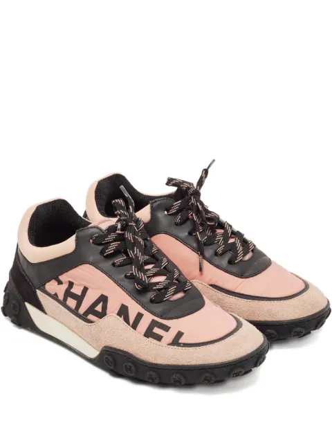 CHANEL Pre-Owned logo-detail lace-up sneakers Pink 1119639