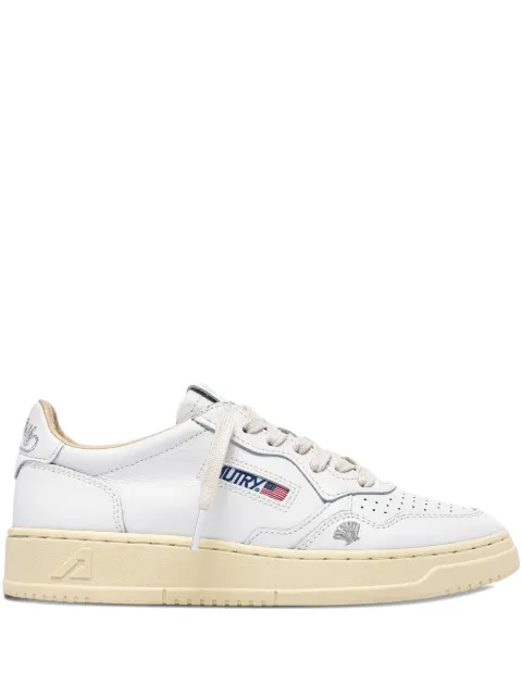 Autry Medalist Low micro-perforated sneakers White AULWHP02