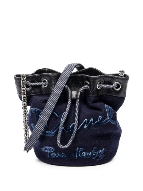 CHANEL Pre-Owned 2018-2019 embroidered chain bucket bag Blue 26189970