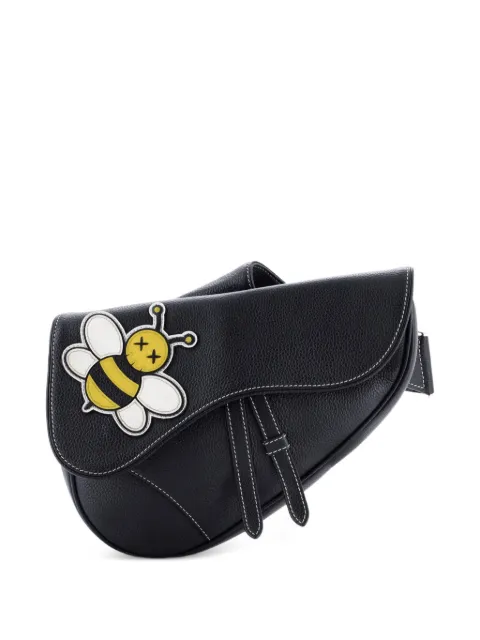 Christian Dior Pre-Owned KAWS Saddle Leather with Applique crossbody bag Black ZESMXRNEAAV9E5BD