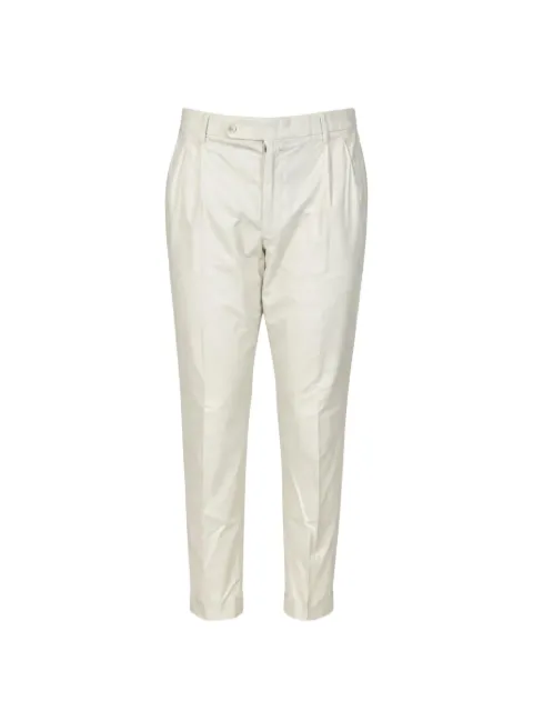 Gta pleated-detail turn-up trousers White E41R00T61511007H
