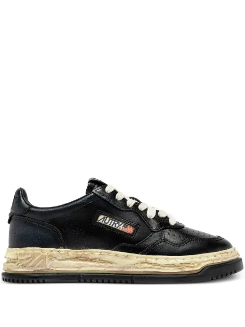 General Scale. x MMY General Scale Medalist sneakers Black C15FW302