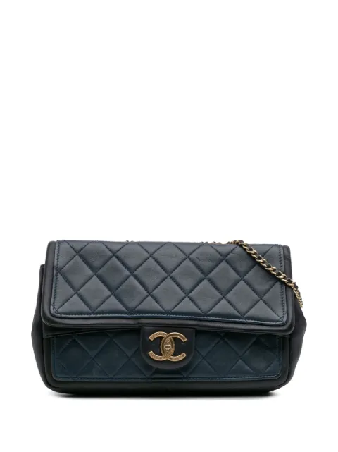 CHANEL Pre-Owned 2014 Medium Bicolor Calfskin Graphic Flap shoulder bag Blue 3LFNEY4TXWK91EC5