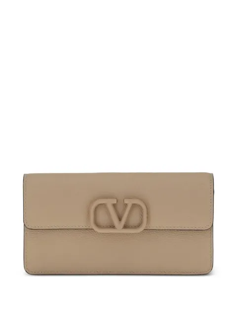Valentino Garavani VLogo Signature grainy calfskin wallet with chain Brown WP0S93RQR