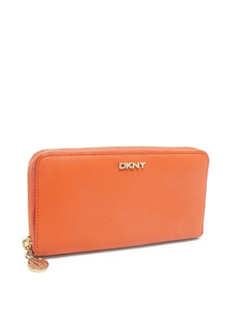 DKNY logo-lettering zip-around wallet Orange 1159365