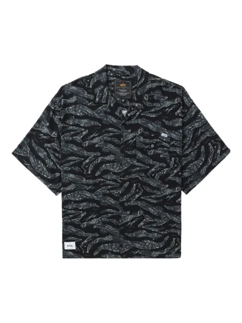 Alpha Industries graphic-pattern short-sleeve shirt Black AISR1058