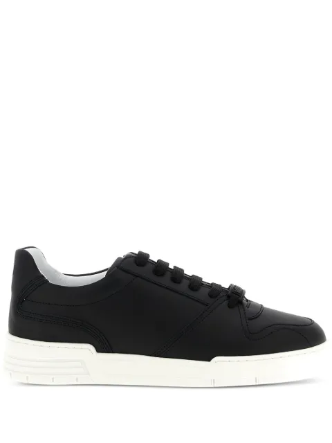 Moschino logo-plaque sneakers Black MB15214G0NGA0000