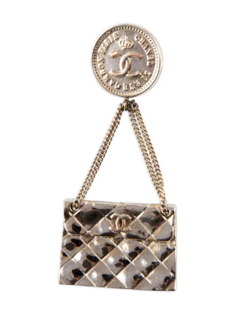 CHANEL Pre-Owned 2000s quilted-bag brooch Silver 15016120