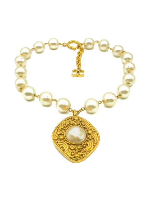 CHANEL Pre-Owned 1970s faux-pearl pendant necklace Gold CHALOZPRLNKL
