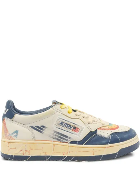 Autry rainbow-detail low-top sneakers Neutrals AVLMTP01