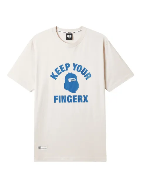 FINGERCROXX slogan-print T-shirt Neutrals FFXTEM01125X
