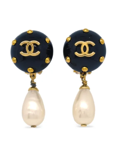 CHANEL Pre-Owned 1996 pearl dangle clip-on earrings Black ER186236