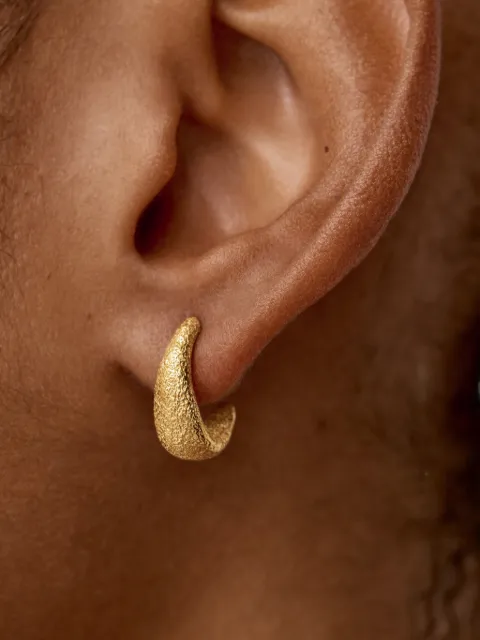 Monica Vinader small Antica hoop earrings Gold GPEAANT4NON