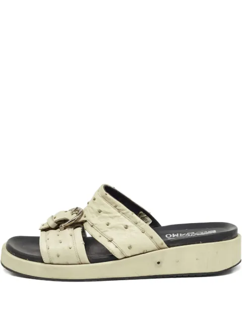 Ferragamo Pre-Owned pstrich leather buckle flats Neutrals 982889