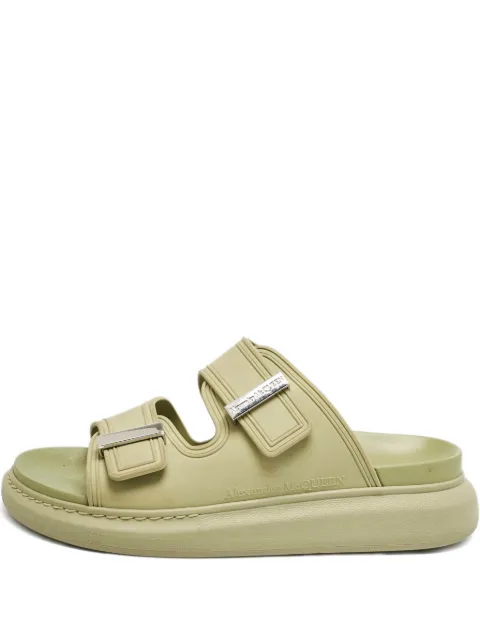 Alexander McQueen Pre-Owned rubber buckle slides Green 1160494