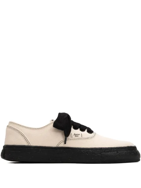 General Scale. Kiefer canvas low top sneakers Neutrals S13FW703