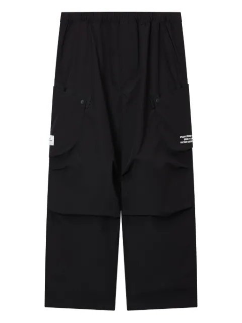 FINGERCROXX cargo-pockets trousers Black FFXPTM00888X