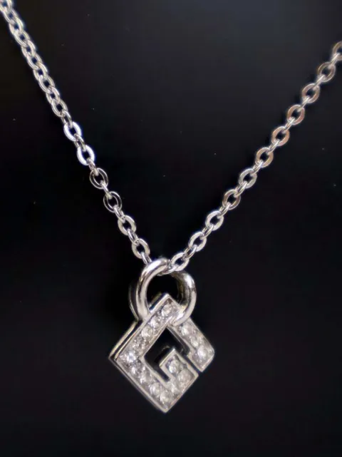 Givenchy Pre-Owned 20th Century Silver Plated G Logo Rhinestone Pendant Necklace costume necklace Silver A9YWM01LKW5F1VEY