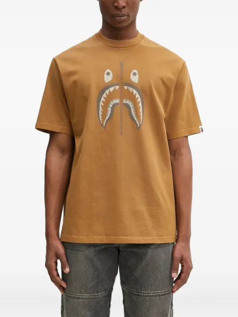 A BATHING APE® shark-print T-shirt Brown 1K80109316