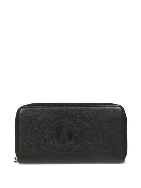 CHANEL Pre-Owned 2018 embossed interlocking CC logo zip wallet Black 26006271