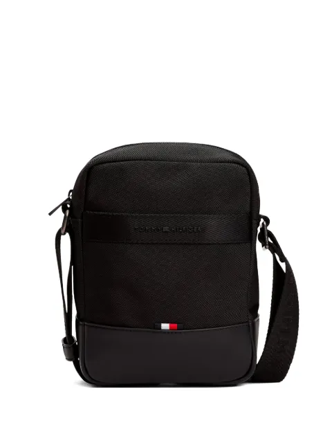 Tommy Hilfiger logo-plaque shoulder bag Black AM0AM13472
