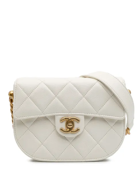 CHANEL Pre-Owned 2021-2025 CC Quilted Lambskin Round Moon Messenger Flap crossbody bag White 0F6SXVCAINO4QS3S