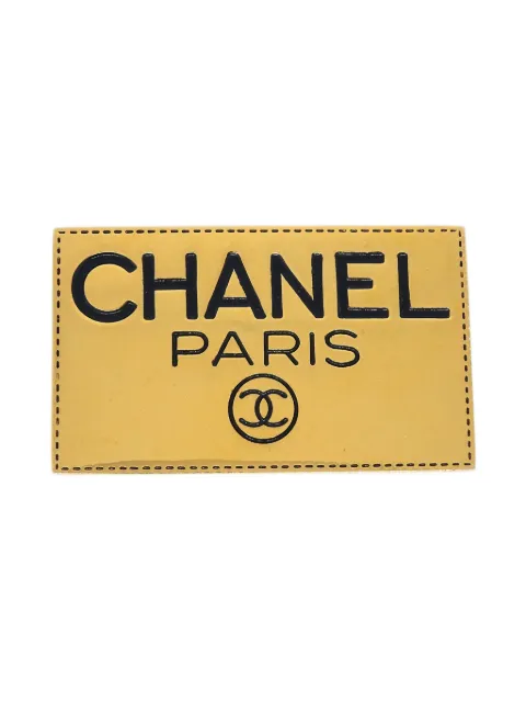 CHANEL Pre-Owned 1990-2000s logo-print brooch Gold B165219