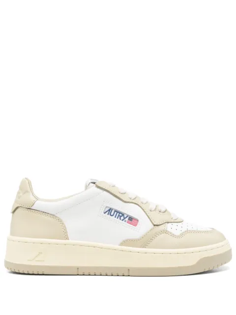 Autry Medalist low sneakers White AULWWB60
