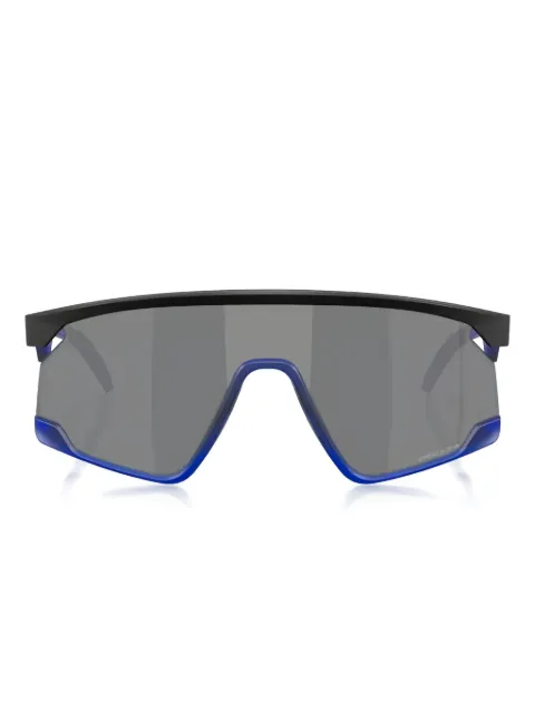 Oakley logo-engraved geometric sunglasses Blue 0OO9280928015